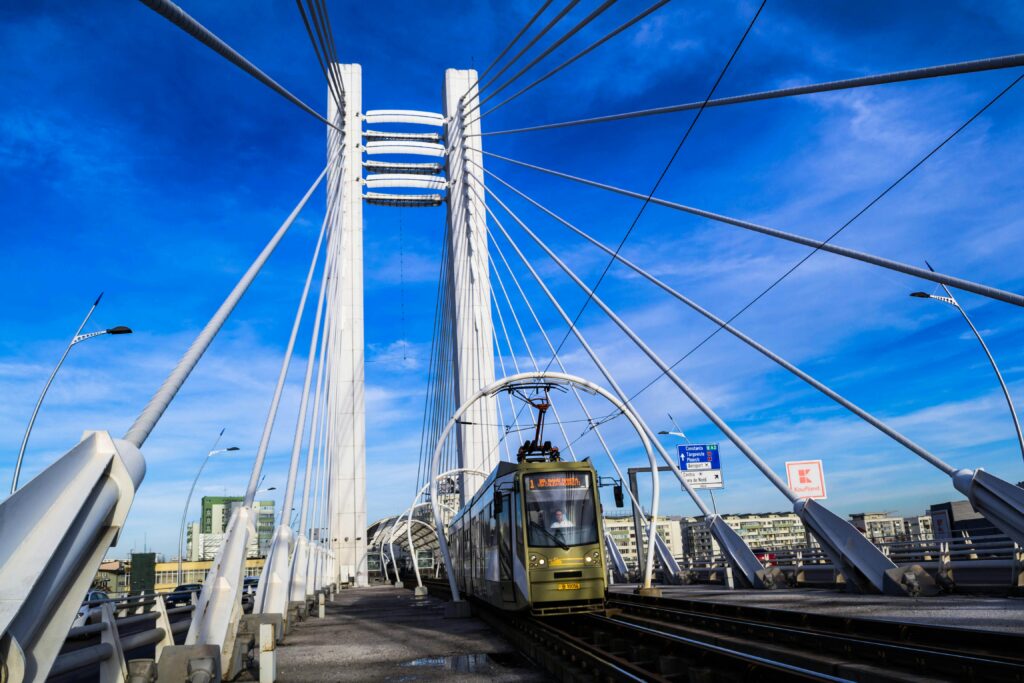 Bridge Roumanie - un pont vers une implantation en Roumanie (photo Eduard Balan)